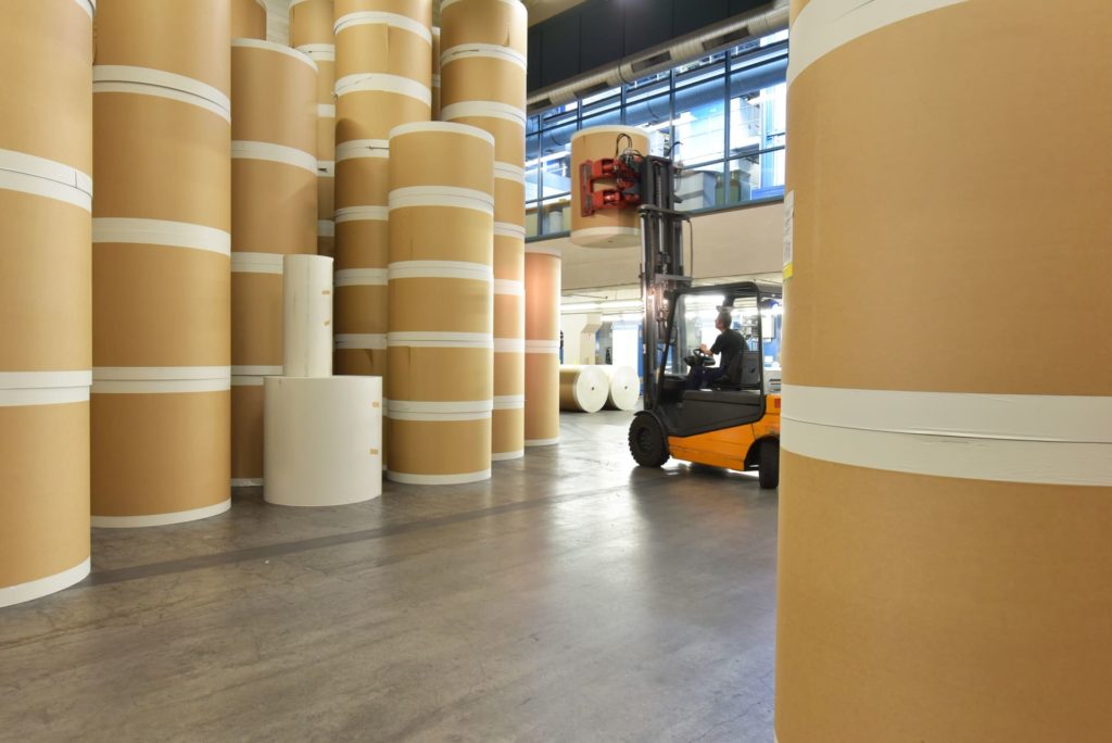 Entrepôt de stockage de bobines de papier